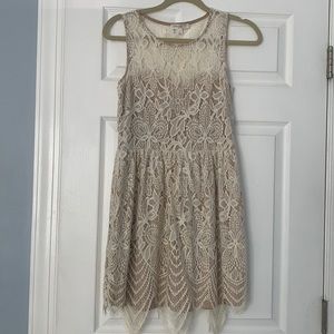 LAST CHANCE Lace look dress